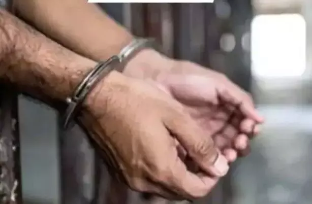 यूनिवर्सिटी के सामने MBA छात्रा को मारी गोली-सिरफिरे ने खुद भी जान दी यूनिवर्सिटी के सामने MBA छात्रा को मारी गोली-सिरफिरे ने खुद भी जान दी