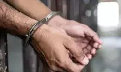 यूनिवर्सिटी के सामने MBA छात्रा को मारी गोली-सिरफिरे ने खुद भी जान दी यूनिवर्सिटी के सामने MBA छात्रा को मारी गोली-सिरफिरे ने खुद भी जान दी