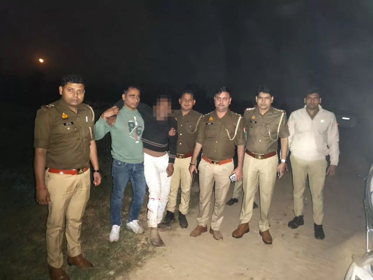 पुलिस मुठभेड़ में कैराना का बदमाश घायल - अवैध तमंचा बरामद