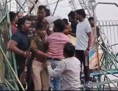 झूलें के किराए को लेकर विवाद- प्रधान और बाउंसरों ने मेले में की मारपीट