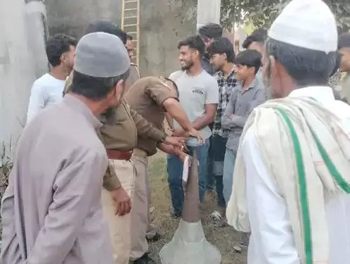 धार्मिक स्थलों से हटवाए जा रहे लाउडस्पीकर- मंदिर मस्जिद किये चेक