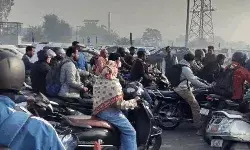 दिल्ली धमाका- मेरठ मेट्रो पार्किंग बंद- यात्रियों का हंगामा