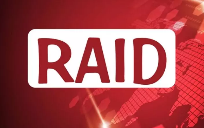 दारू एवं बिल्डर्स कारोबारियों के ठिकानों पर आईटी का छापा- मचा हड़कंप