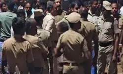 पुलिस की गाड़ी की टक्कर से पति पत्नी और बेटे की मौत- रिश्तेदार..