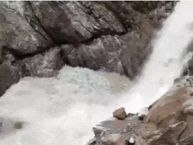 बाबा केदार के दर्शन को आये श्रद्धालु लगा गए 230 टन कचरे का पहाड़ बाबा केदार के दर्शन को आये श्रद्धालु लगा गए 230 टन कचरे का पहाड़