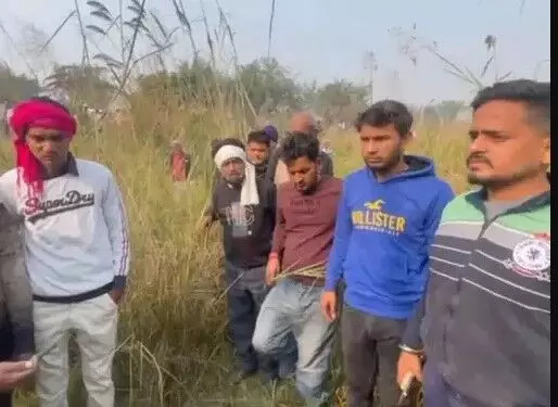 FIR में टाल मटोल-दो दरोगा सस्पेंड- गायब हुए युवक का मिला शव FIR में टाल मटोल-दो दरोगा सस्पेंड- गायब हुए युवक का मिला शव