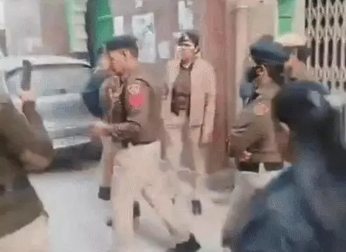 शुरू हुआ मस्जिदों का ऑपरेशन सर्चिंग- इमामों से की जा रही पूछताछ शुरू हुआ मस्जिदों का ऑपरेशन सर्चिंग- इमामों से की जा रही पूछताछ