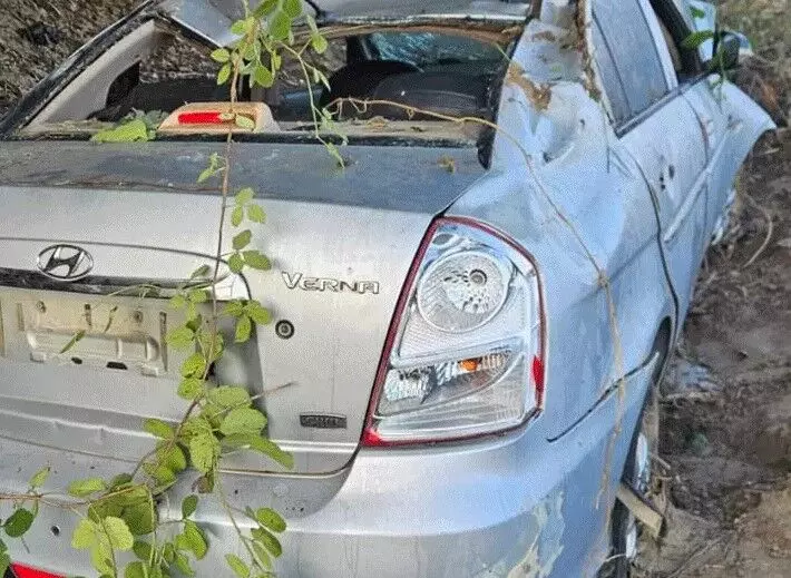 बाइक सवार तीन दोस्तों को कुचल नहर में घुसी कार- तीनों की मौत बाइक सवार तीन दोस्तों को कुचल नहर में घुसी कार- तीनों की मौत