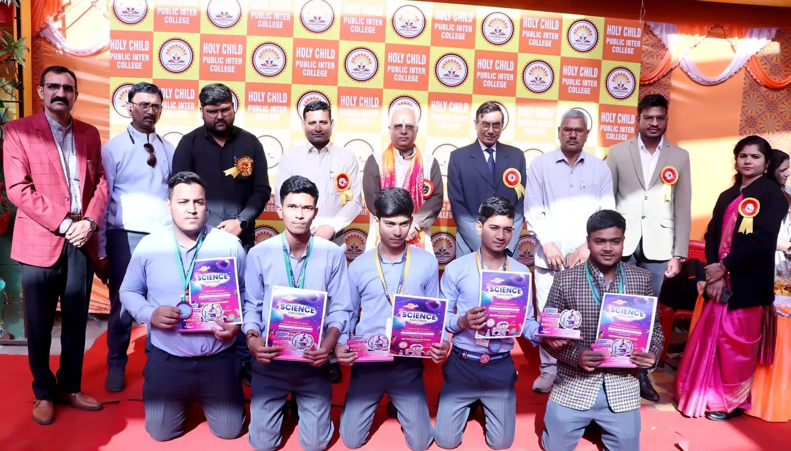 ‘दे टैलेन्ट शो’ व विज्ञान प्रदर्शनी में स्टूडेंट्स ने दिखाया प्रदर्शन ‘दे टैलेन्ट शो’ व विज्ञान प्रदर्शनी में स्टूडेंट्स ने दिखाया प्रदर्शन