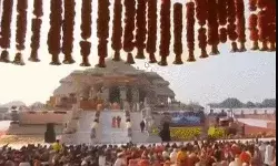 राम मंदिर ध्वजारोहण के लिए मुकेश व अभिताभ को भी मिला न्योता राम मंदिर ध्वजारोहण के लिए मुकेश व अभिताभ को भी मिला न्योता
