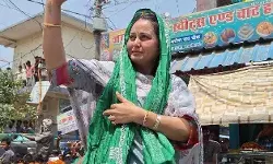 लालू की बेटी का परिवार से नाता तोड़ राजनीति छोड़ने का ऐलान लालू की बेटी का परिवार से नाता तोड़ राजनीति छोड़ने का ऐलान