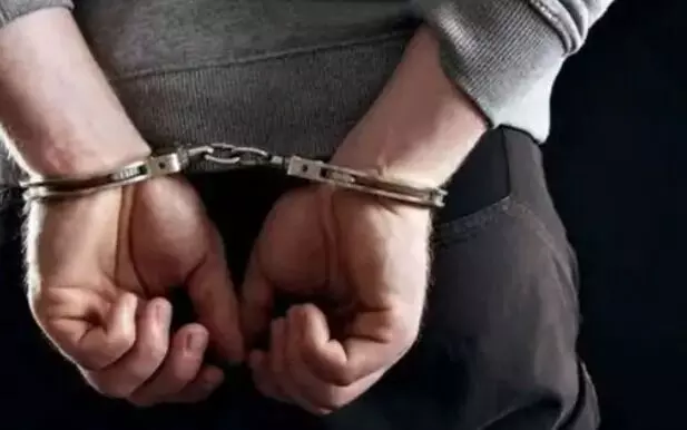 नेवल डाॅक में धमकी भरी कॉल- ट्रेस कर दो पियक्कड़ किये गिरफ्तार नेवल डाॅक में धमकी भरी कॉल- ट्रेस कर दो पियक्कड़ किये गिरफ्तार