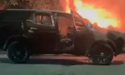 चलती फॉर्च्यूनर में लगी आग- दो भाइयों ने ऐसे बचाई अपनी जान चलती फॉर्च्यूनर में लगी आग- दो भाइयों ने ऐसे बचाई अपनी जान