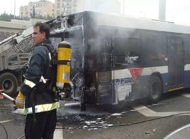 टैंकर से टकराई बस- मक्का से मदीना जा रहे 42 भारतीयों की मौत टैंकर से टकराई बस- मक्का से मदीना जा रहे 42 भारतीयों की मौत