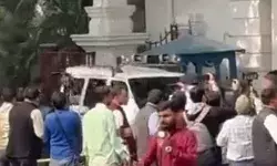 राज भवन पहुंचे सीएम ने दिया इस्तीफा- विधायक दल की बैठक आज