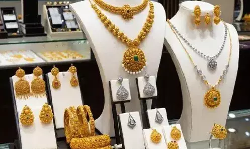 गिरा सोना- चांदी भी हुई सस्ती- अब दोनों धातुओं के हुए यह दाम गिरा सोना- चांदी भी हुई सस्ती- अब दोनों धातुओं के हुए यह दाम