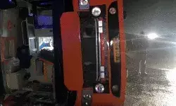 एक्सप्रेस वे पर पलटी स्लीपर बस- सीटें काटकर निकाले यात्री- कई मरे एक्सप्रेस वे पर पलटी स्लीपर बस- सीटें काटकर निकाले यात्री- कई मरे