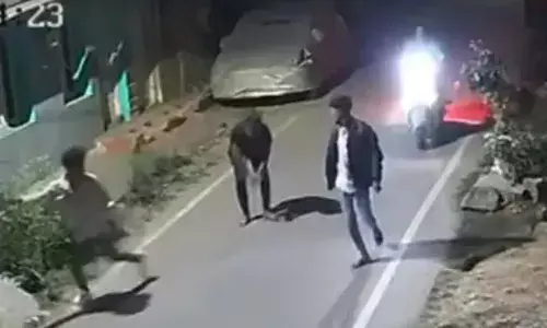 धर्म पूछकर युवक पर हमला- मारपीट कर 50000 भी लूटे- दहशत के मारे.. धर्म पूछकर युवक पर हमला- मारपीट कर 50000 भी लूटे- दहशत के मारे..