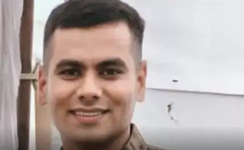 नक्सलियों के साथ मुठभेड़ में टीम को लीड कर रहे इंस्पेक्टर शहीद नक्सलियों के साथ मुठभेड़ में टीम को लीड कर रहे इंस्पेक्टर शहीद