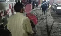 बिना रिफ्लेक्टर खड़ी ट्रैक्टर ट्रॉली से टकराई बाइक-पति की मौत- पत्नी.. बिना रिफ्लेक्टर खड़ी ट्रैक्टर ट्रॉली से टकराई बाइक-पति की मौत- पत्नी..