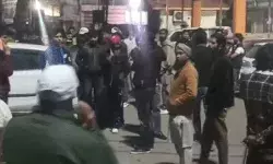 पूरा परिवार खत्म- स्विफ्ट की टक्कर से 10 फीट तक बिखरी लाशें पूरा परिवार खत्म- स्विफ्ट की टक्कर से 10 फीट तक बिखरी लाशें