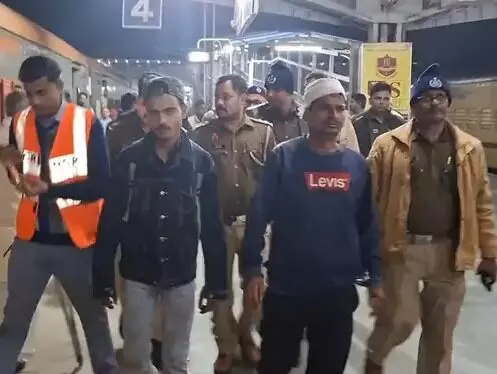 ट्रेन में खाने के पैसों को लेकर पैसेंजर ने पैंट्री वेंडर का सिर फोड़ा