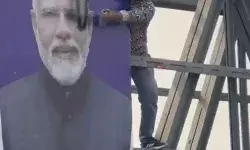 पीएम एवं सीएम के पोस्टर पर पोती कालिख- लिखा वोट चोरी गद्दी छोड़