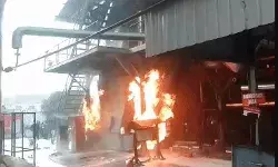 ऑयल प्लांट में लगी भयंकर आग- 25 से अधिक फायर ब्रिगेड की गाड़ियां..