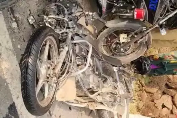 रोडवेज बस में टक्कर मार बाइक सवार दोस्तों को रौंदा-एक की मौत दूसरा..