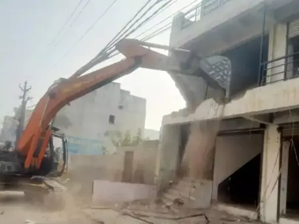 तौकीर रजा के करीबी की मार्केट पर चला बुलडोजर- 20 दुकानें नेस्तनाबूद