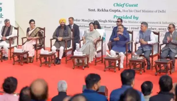 रेखा गुप्ता सरकार रेजिडेंट वेलफेयर एसोसिएशनों को देगी इलेक्ट्रिक हीटर