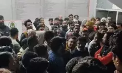 चुनावी रंजिश में चली गोली-एक की मौत, दूसरा गंभीर- सपा नेता गिरफ्तार चुनावी रंजिश में चली गोली-एक की मौत, दूसरा गंभीर- सपा नेता गिरफ्तार