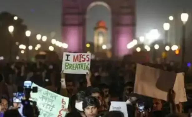 प्रदूषण के खिलाफ प्रदर्शन-बिगड़े हालात 4 पुलिस कर्मी घायल