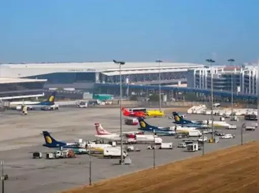 IGI एयरपोर्ट पर टला हादसा- उड़ान भरने वाले रनवे पर उतरा विमान