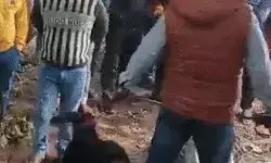 शादी में मायके आई महिला की गला काटकर हत्या- बाथरूम में मिली खून... शादी में मायके आई महिला की गला काटकर हत्या- बाथरूम में मिली खून...