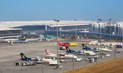 IGI एयरपोर्ट पर टला हादसा- उड़ान भरने वाले रनवे पर उतरा विमान