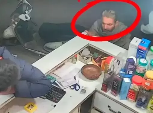 भिक्षा मांगने पहुंचा व्यक्ति मेडिकल स्टोर से ले उडा मस्जिद की दान पेटी