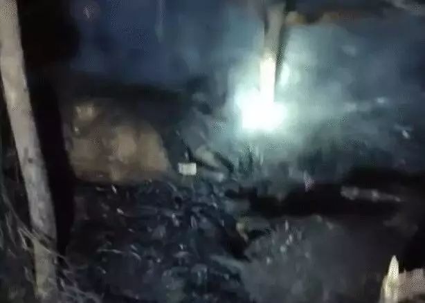 घर बना शमशान-मकान में लगी आग में दो बहनों की जिंदा जलकर मौत घर बना शमशान-मकान में लगी आग में दो बहनों की जिंदा जलकर मौत