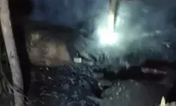 घर बना शमशान-मकान में लगी आग में दो बहनों की जिंदा जलकर मौत घर बना शमशान-मकान में लगी आग में दो बहनों की जिंदा जलकर मौत