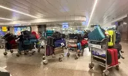 इंडिगो संकट-हाईकोर्ट ने लगाई केंद्र सरकार की क्लास-पूछा टिकट की कीमतें इंडिगो संकट-हाईकोर्ट ने लगाई केंद्र सरकार की क्लास-पूछा टिकट की कीमतें