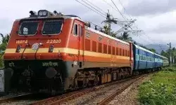 ट्रेन पलटाने की साजिश नाकाम-ट्रैक पर रखा मिला पाइप-जांच में जुटी.. ट्रेन पलटाने की साजिश नाकाम-ट्रैक पर रखा मिला पाइप-जांच में जुटी..