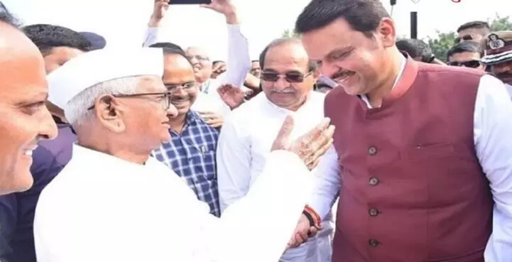 अन्ना हजारे की वार्निंग से बैक फुट पर फडणवीस सरकार- अगले ही दिन.. अन्ना हजारे की वार्निंग से बैक फुट पर फडणवीस सरकार- अगले ही दिन..