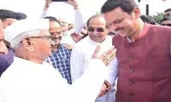 अन्ना हजारे की वार्निंग से बैक फुट पर फडणवीस सरकार- अगले ही दिन.. अन्ना हजारे की वार्निंग से बैक फुट पर फडणवीस सरकार- अगले ही दिन..