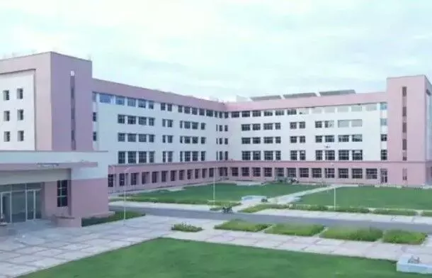 खुद को स्वतंत्रता सेनानी की पोती बताकर एडमिशन लेने वाली छात्रा पर FIR खुद को स्वतंत्रता सेनानी की पोती बताकर एडमिशन लेने वाली छात्रा पर FIR