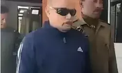 लंका ढहा रहा घर का भेदी गिरफ्तार-पूर्व वायुसेना अफसर भेज रहा था.. लंका ढहा रहा घर का भेदी गिरफ्तार-पूर्व वायुसेना अफसर भेज रहा था..