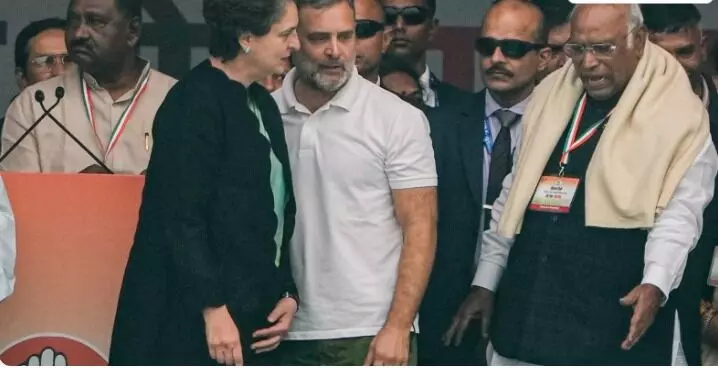 कांग्रेस अध्यक्ष की उम्र पर सवाल उठाने वाले पूर्व एमएलए पर एक्शन कांग्रेस अध्यक्ष की उम्र पर सवाल उठाने वाले पूर्व एमएलए पर एक्शन