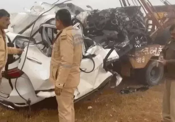 100 की स्पीड से डिवाइडर से टकराई फॉर्च्यूनर- चार दोस्तों की मौत 100 की स्पीड से डिवाइडर से टकराई फॉर्च्यूनर- चार दोस्तों की मौत