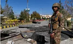 ट्रैक पर दो बड़े धमाके - दो एक्सप्रेस ट्रेन चपेट में आने से बची