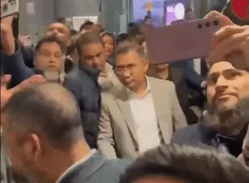 गिरफ्तारी से बचने को देश छोड़कर भागा पूर्व पीएम का बेटा वापस लौटा गिरफ्तारी से बचने को देश छोड़कर भागा पूर्व पीएम का बेटा वापस लौटा