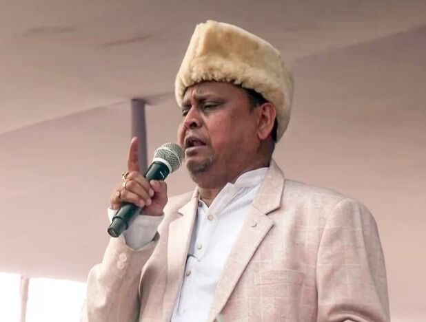 सस्पेंड MLA के बेटे ने पुलिस  को जड़ा थप्पड़ हुमायूं का बेटा गिरफ्तार